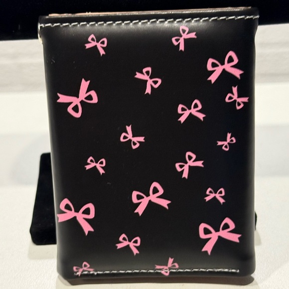 Black and Pink‎ Wallet - Picture 2 of 3